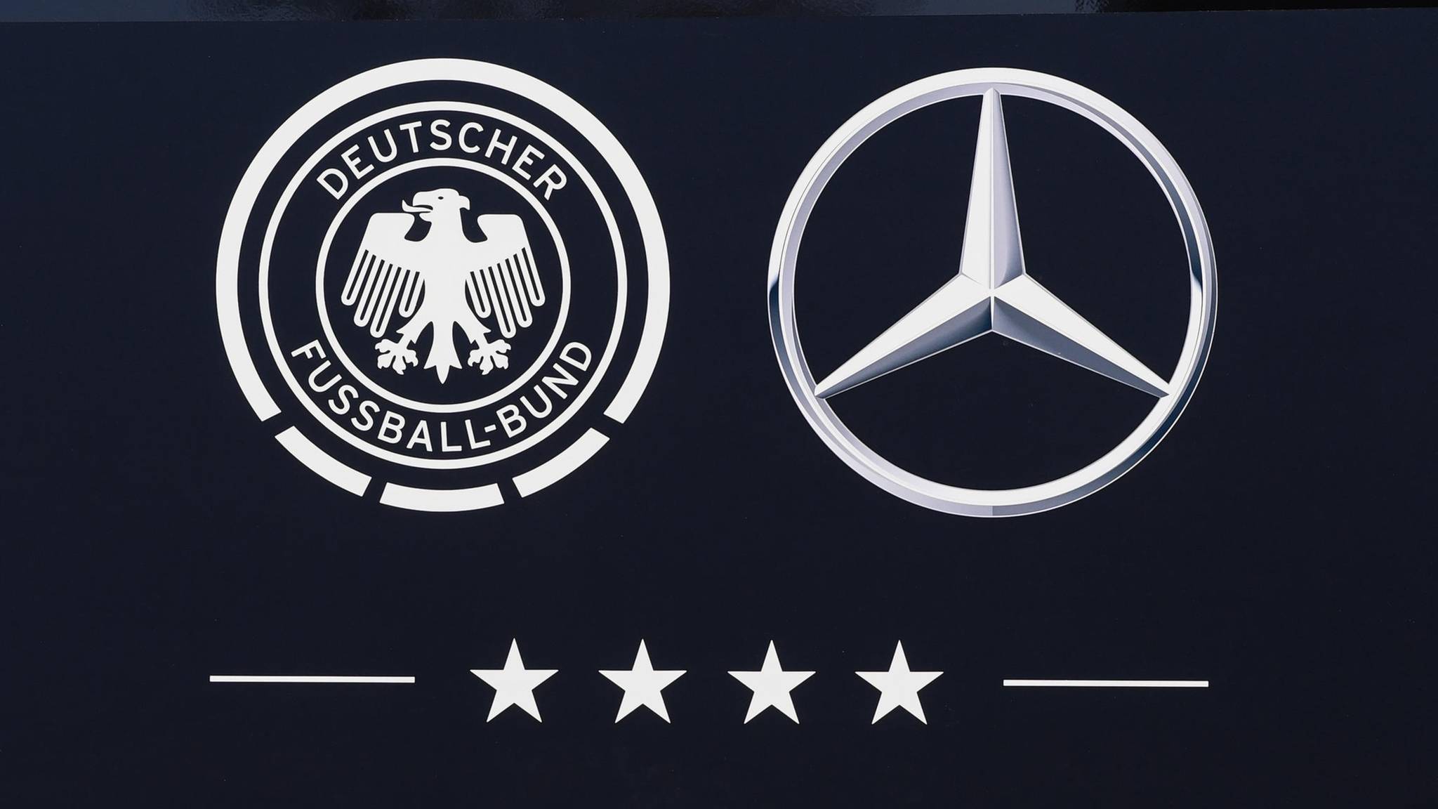 Julian Hammerer Freelance Creative Copywriter Mercedes Benz X DFB 